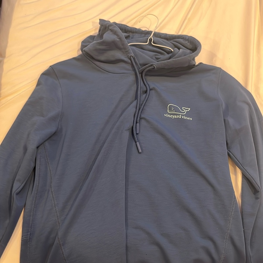 Vineyard Vines Shirt w hood